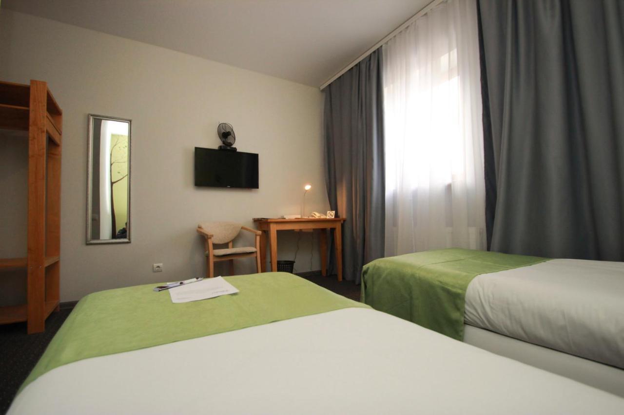 Garden Eco Design Hotel Odesa Exterior photo