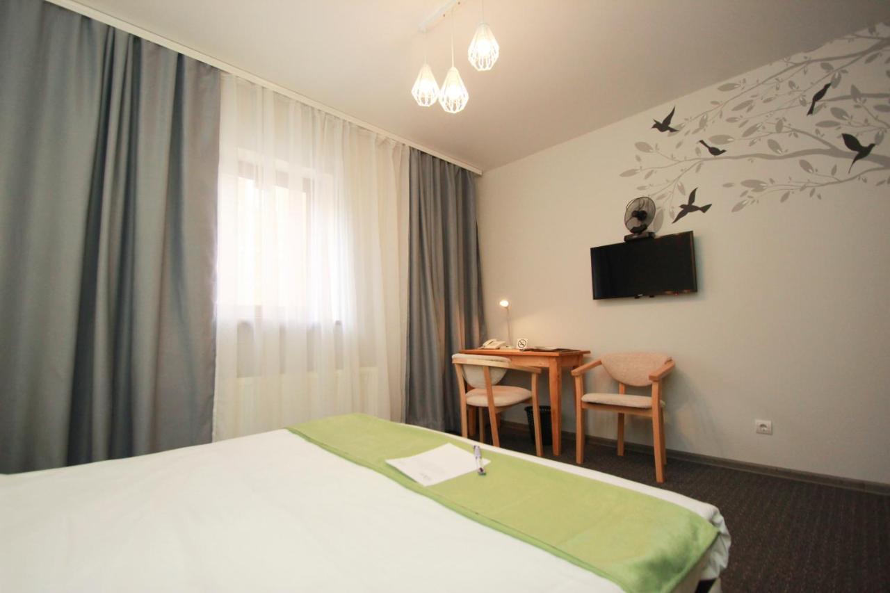 Garden Eco Design Hotel Odesa Exterior photo