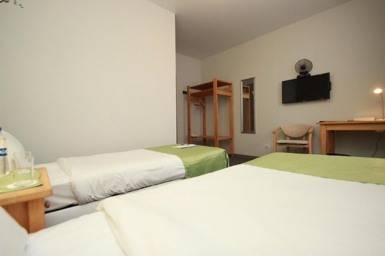 Garden Eco Design Hotel Odesa Exterior photo