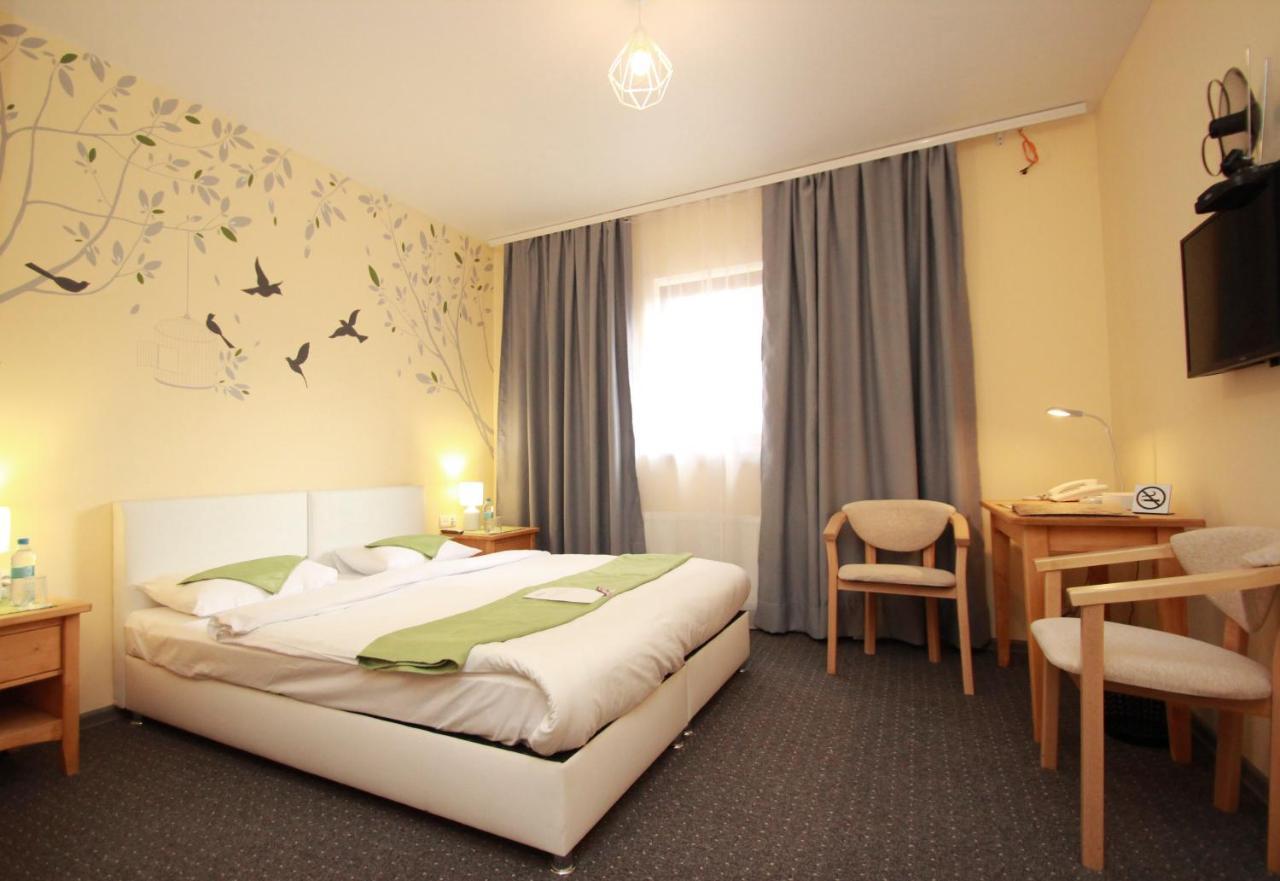Garden Eco Design Hotel Odesa Exterior photo